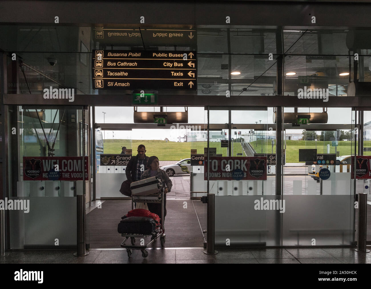 Entrance plane departures hires stock photography and images Alamy