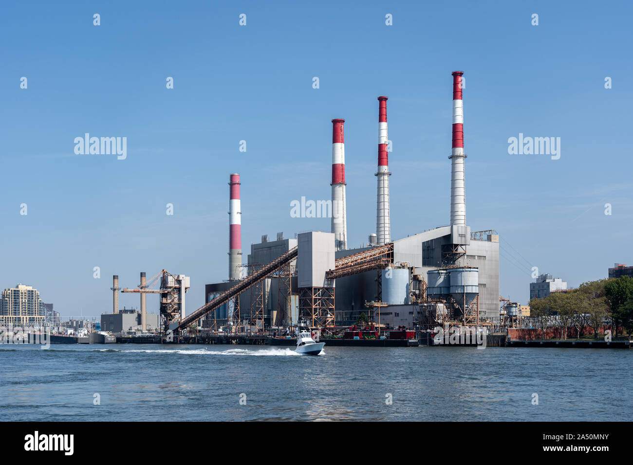 Ravenswood Generating Station in Queens, New York Stock Photo Alamy