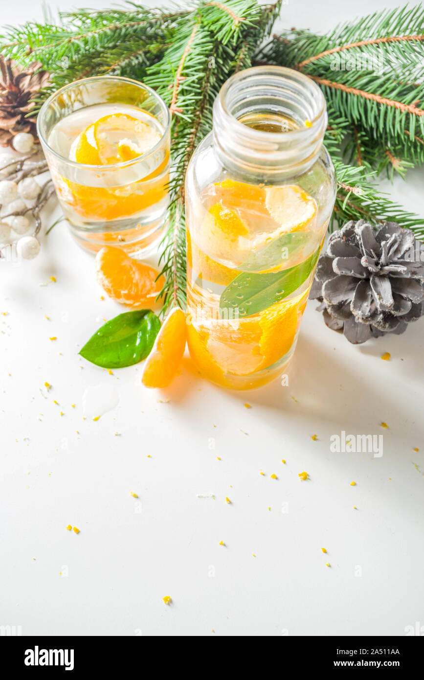 Christmas Clementine and ginger gin cocktail Stock Photo Alamy