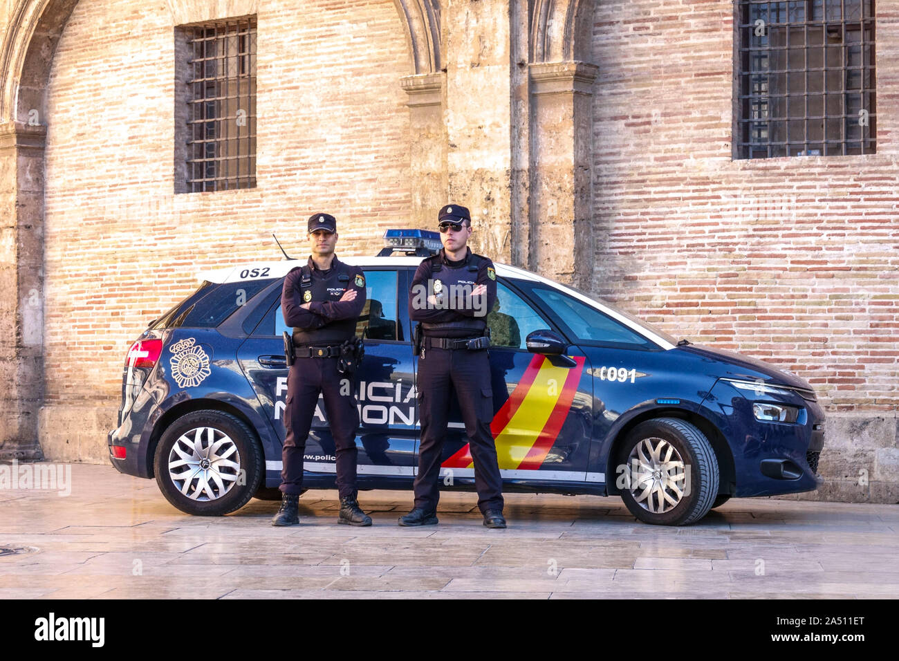 spanish-police-car-officers-at-valencia-cathedral-spain-police-stock