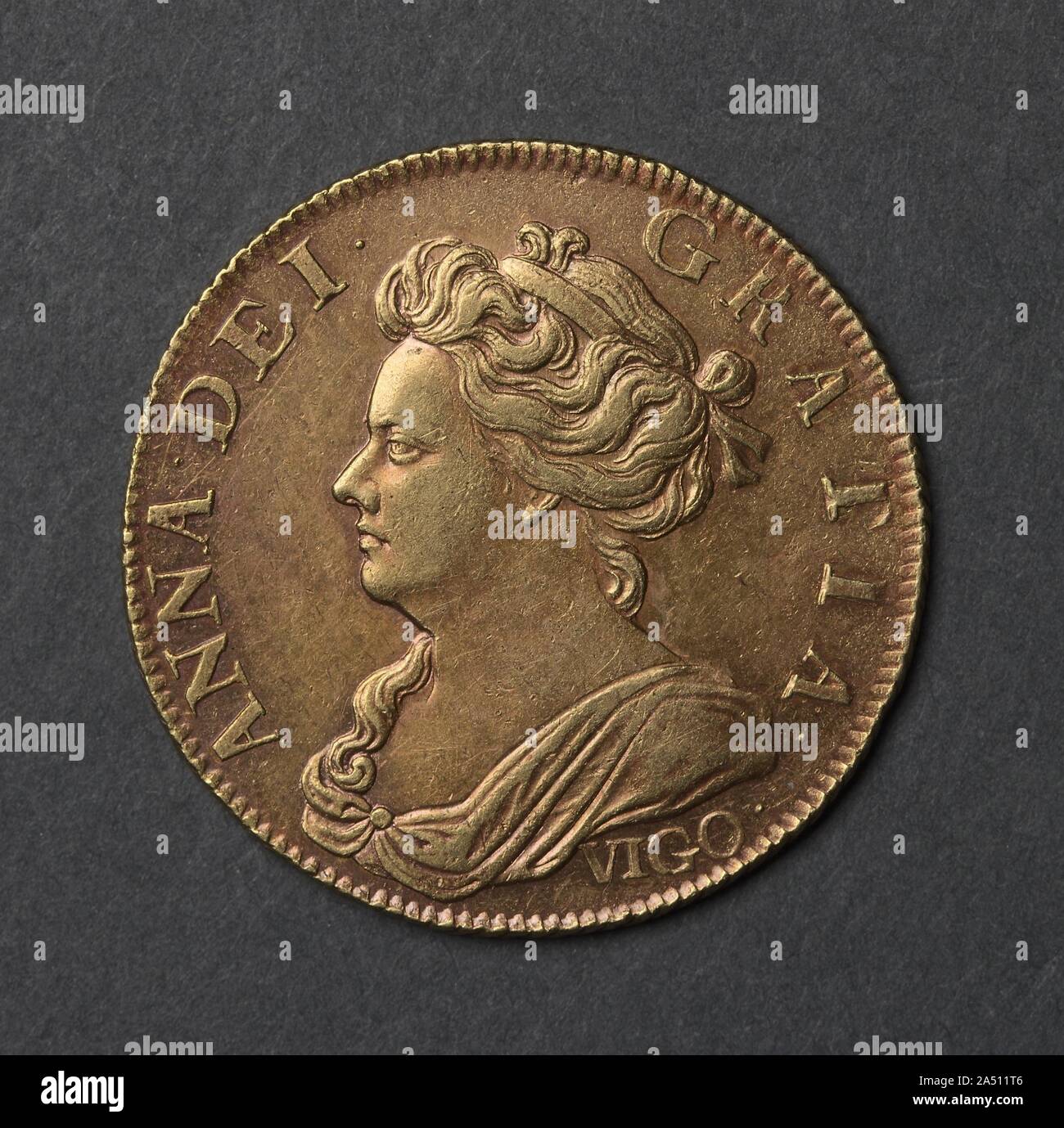 Gold guinea coins hi-res stock photography and images - Alamy