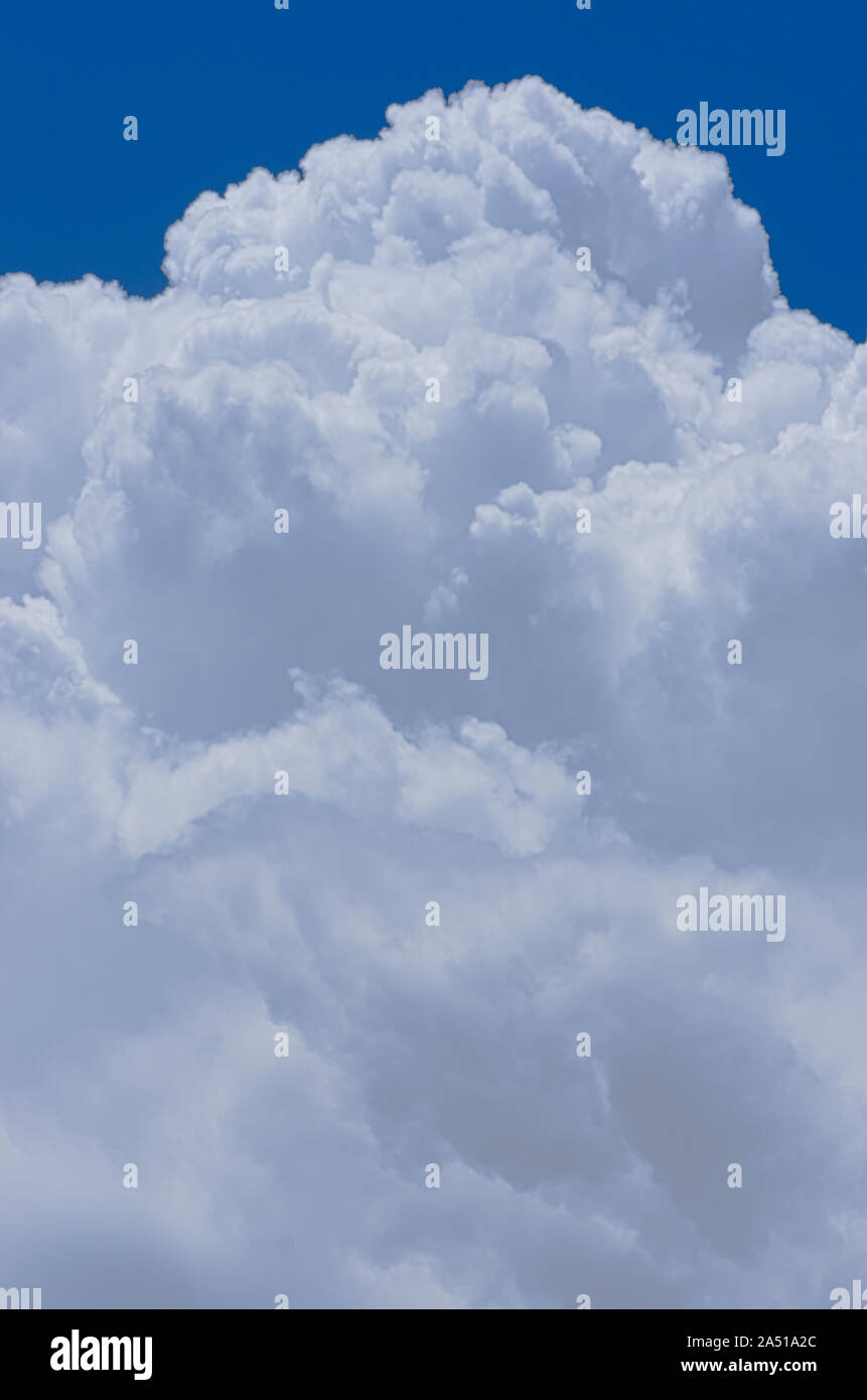 Blue sky with huge cloud hi-res stock photography and images - Alamy