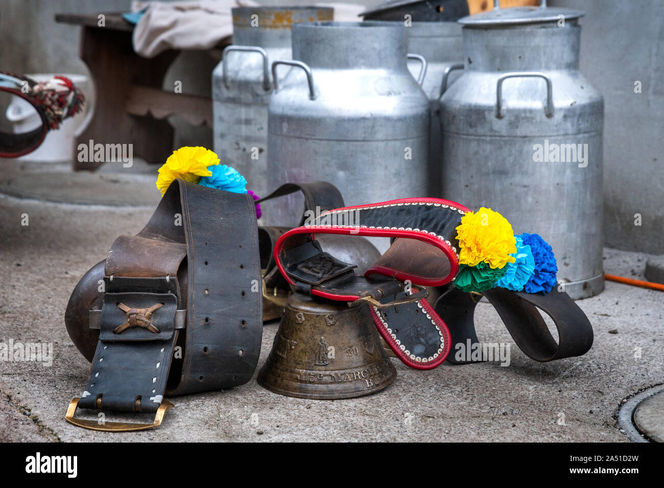 Traditional swiss house edelweiss flowers hires stock photography and