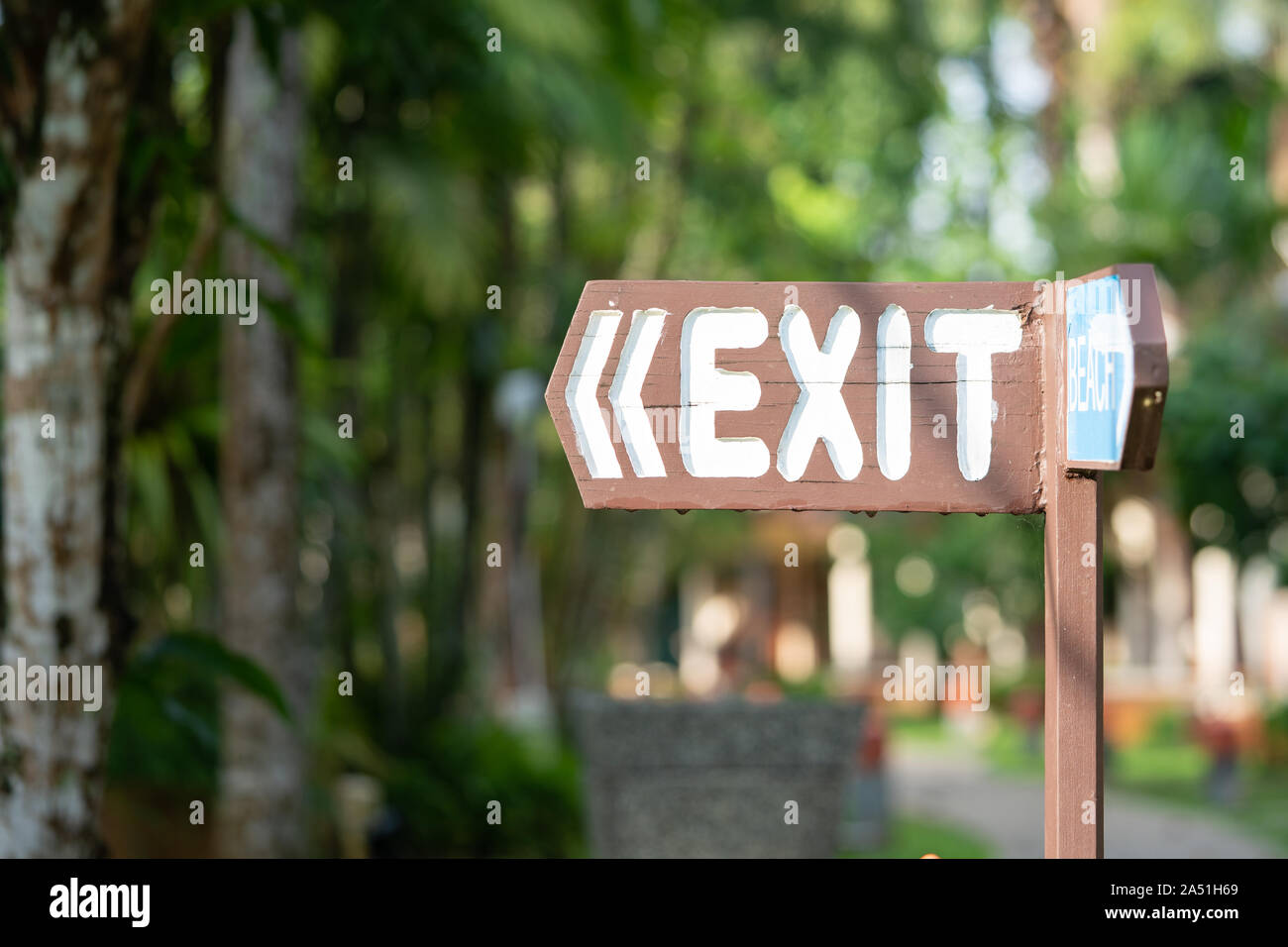 Old green fire exit sign hi-res stock photography and images - Alamy