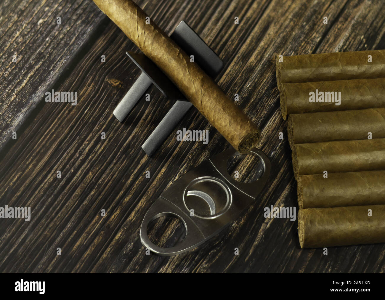 Quality cigar hires stock photography and images Alamy