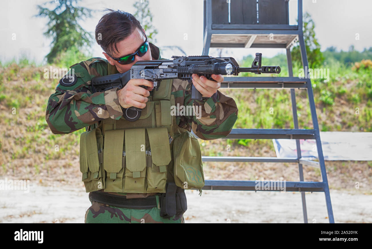 Kalashnikov rifle hi-res stock photography and images - Page 3 - Alamy