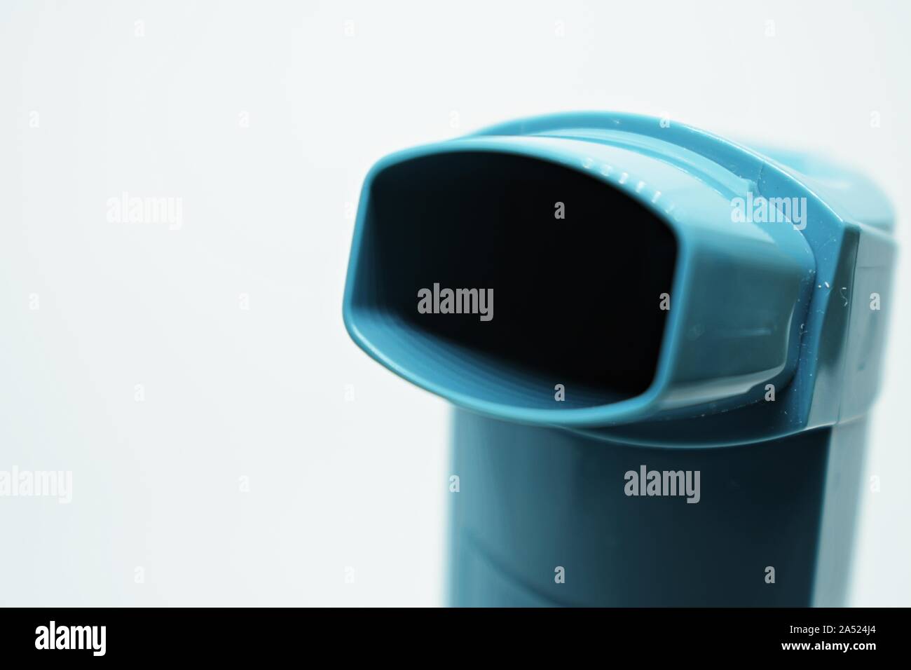 Blue inhaler hi-res stock photography and images - Alamy