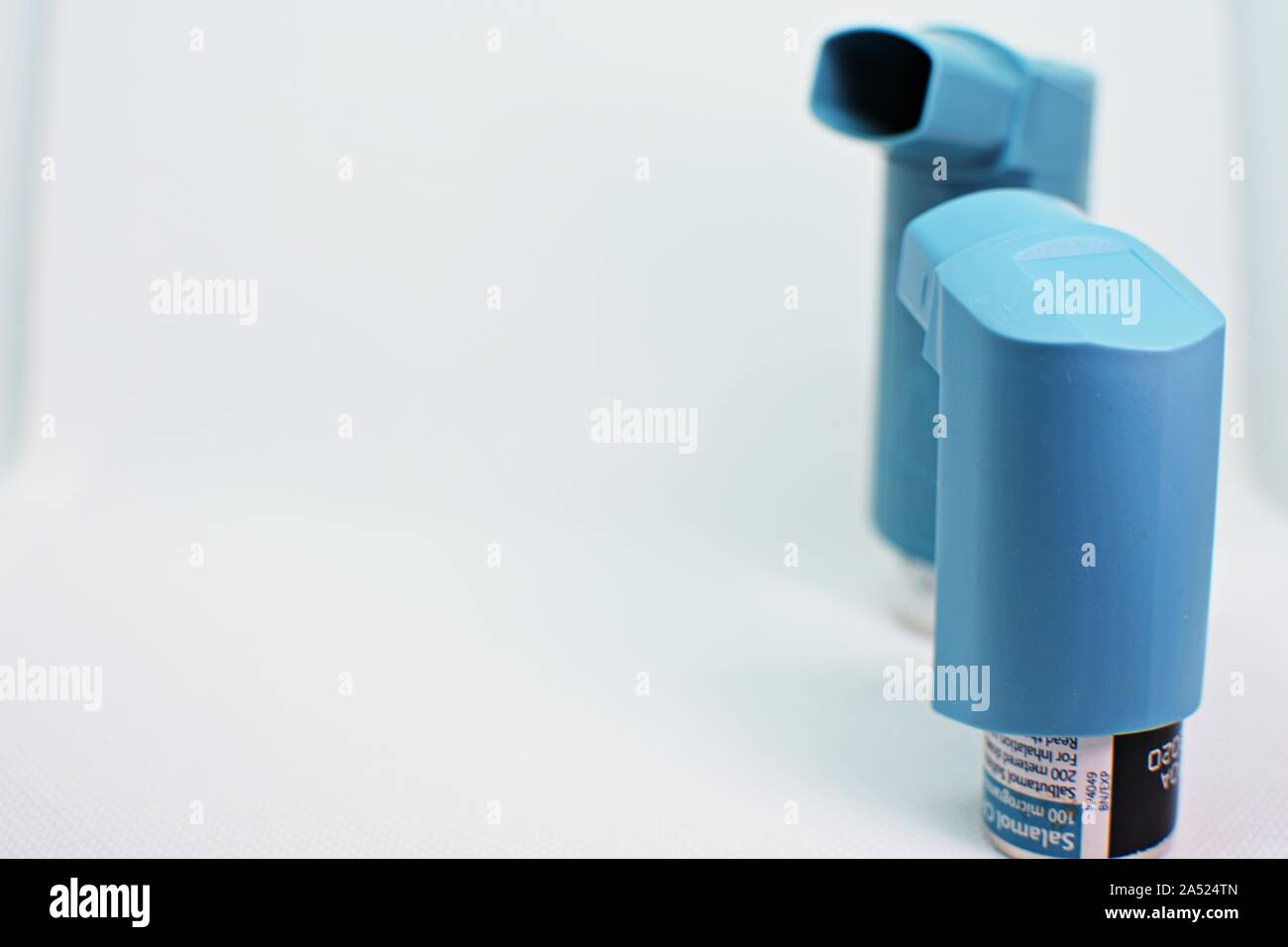 Blue inhaler hi-res stock photography and images - Alamy
