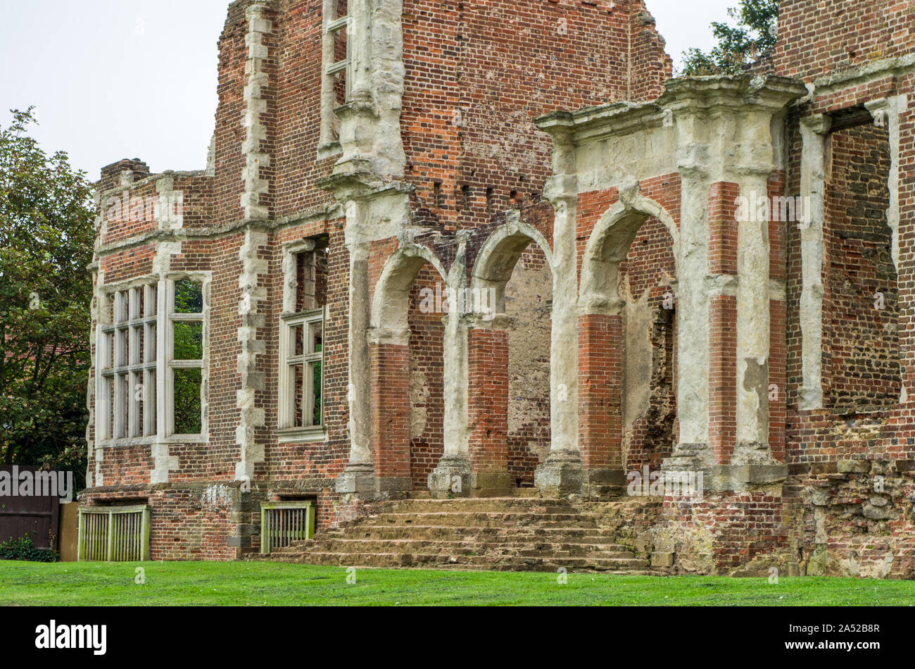 17th century mansion house hi-res stock photography and images - Alamy