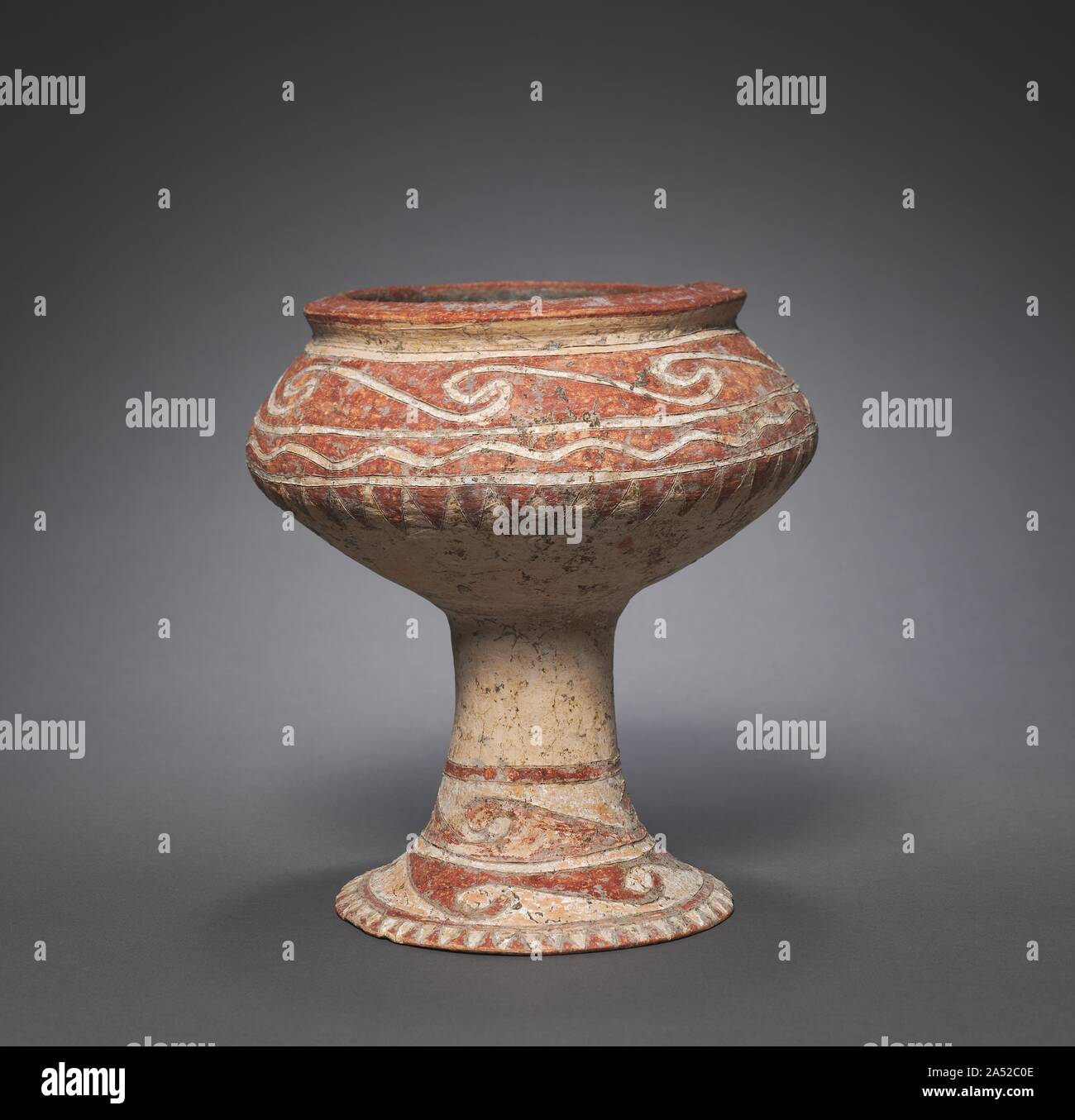 Gilt tazza hi-res stock photography and images - Alamy