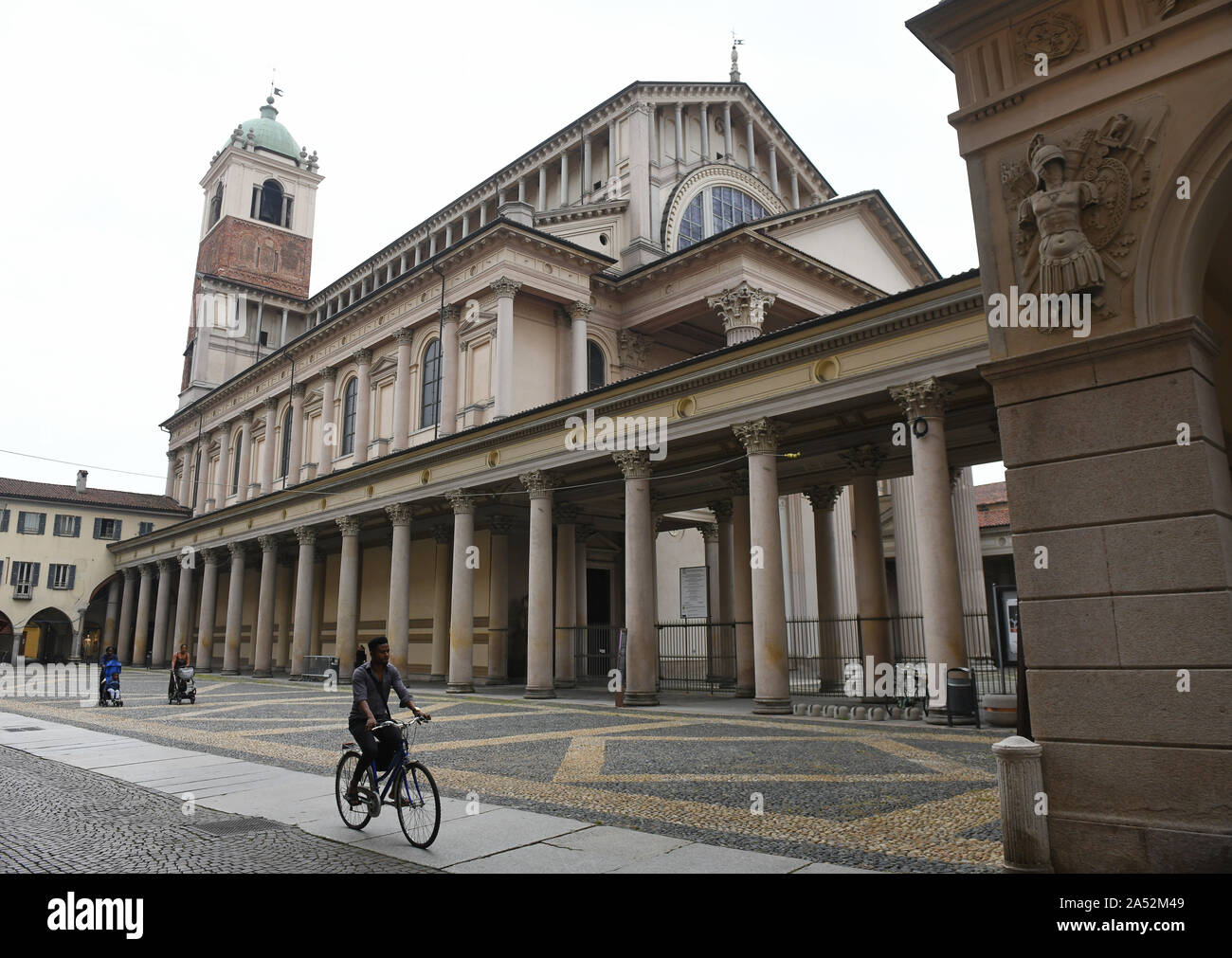 Novara, Italy Santa Maria Cathedral. La Cattedrale Santa Maria Assunta di  Novara Stock Photo - Alamy