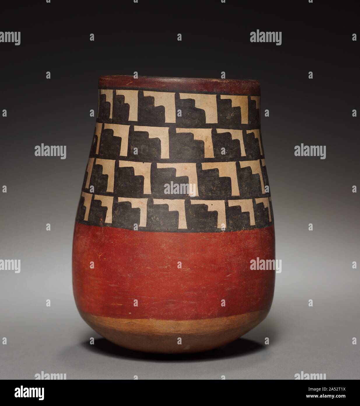 Nasca pottery hi-res stock photography and images - Alamy