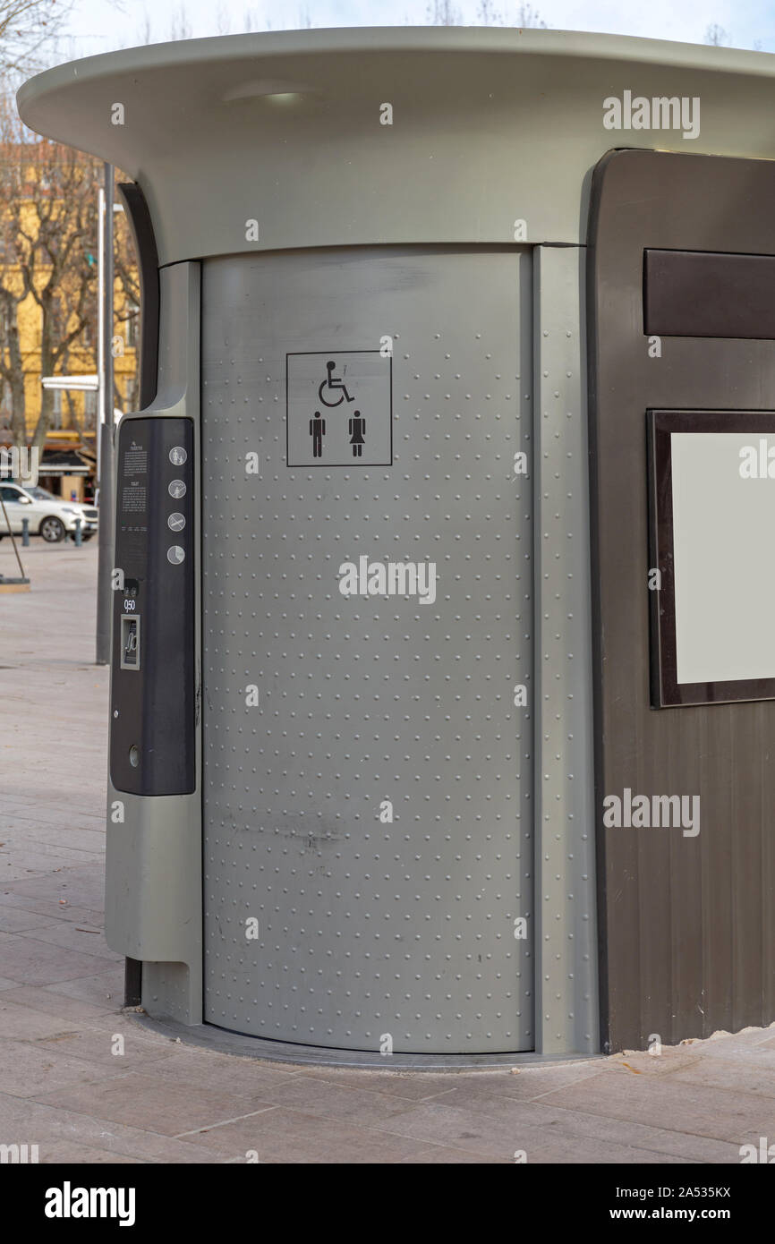 Pay toilet hires stock photography and images Alamy