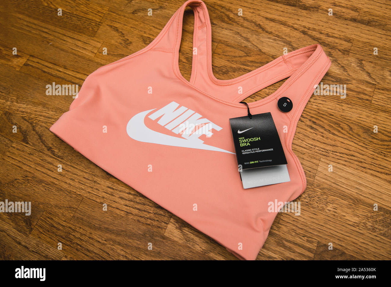 nike swoosh bra classic style versatile performance