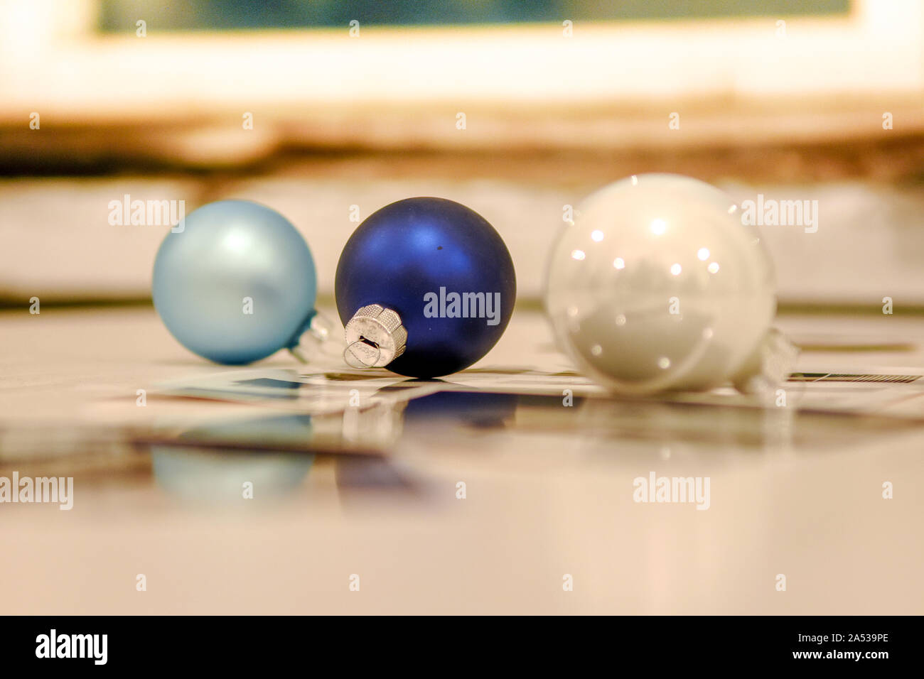 Shiny table hi-res stock photography and images - Alamy
