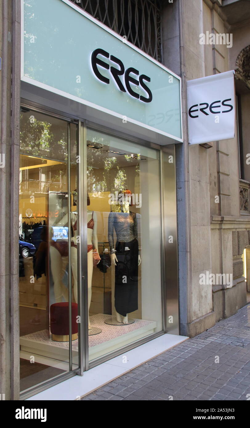 Portal Estimar microondas Barcelona, Spain. 3rd Oct, 2019. Eres store seen in central Barcelona.  Credit: Keith Mayhew/SOPA Images/ZUMA Wire/Alamy Live News Stock Photo -  Alamy