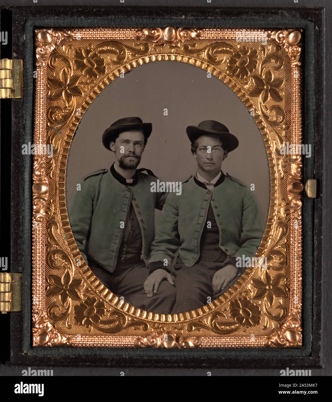Two unidentified soldiers in Union uniforms Stock Photo - Alamy