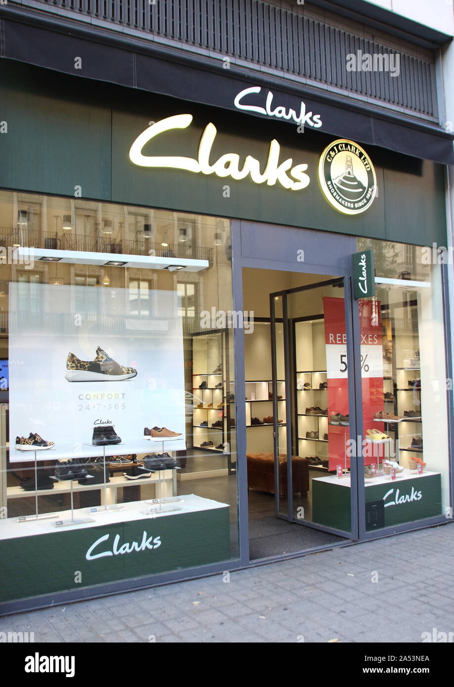 Barcelona, Spain. 3rd Oct, 2019. Clarks shoes store seen in Barcelona.  Credit: Keith Mayhew/SOPA Images/ZUMA Wire/Alamy Live News Stock Photo -  Alamy