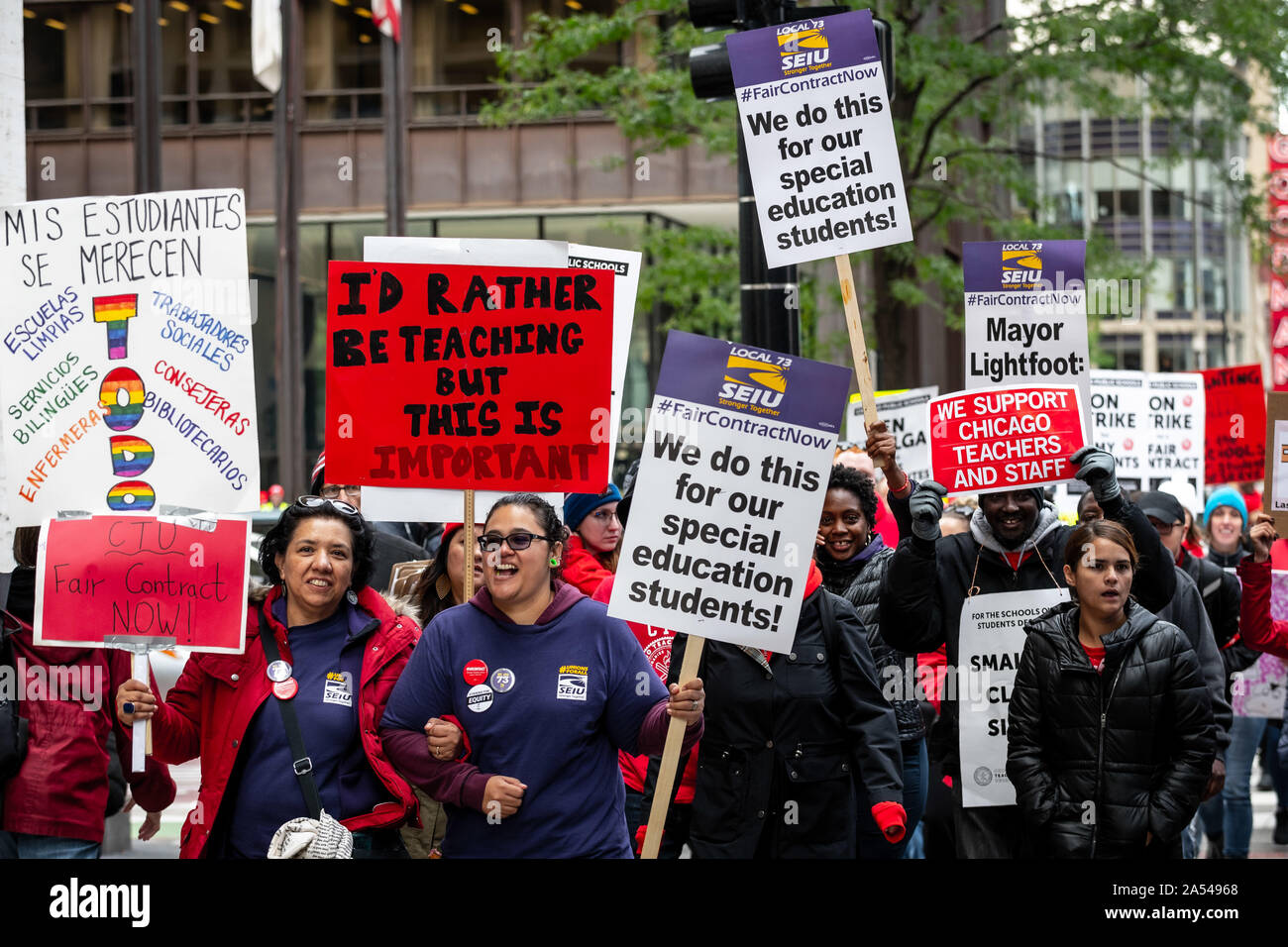 Chicago, Illinois, USA. 17th Oct, 2019. Chicago teachers, staff