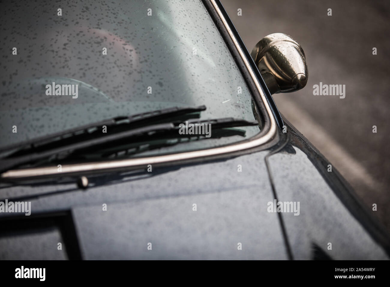 Reflector rear view mirror hi-res stock photography and images - Alamy