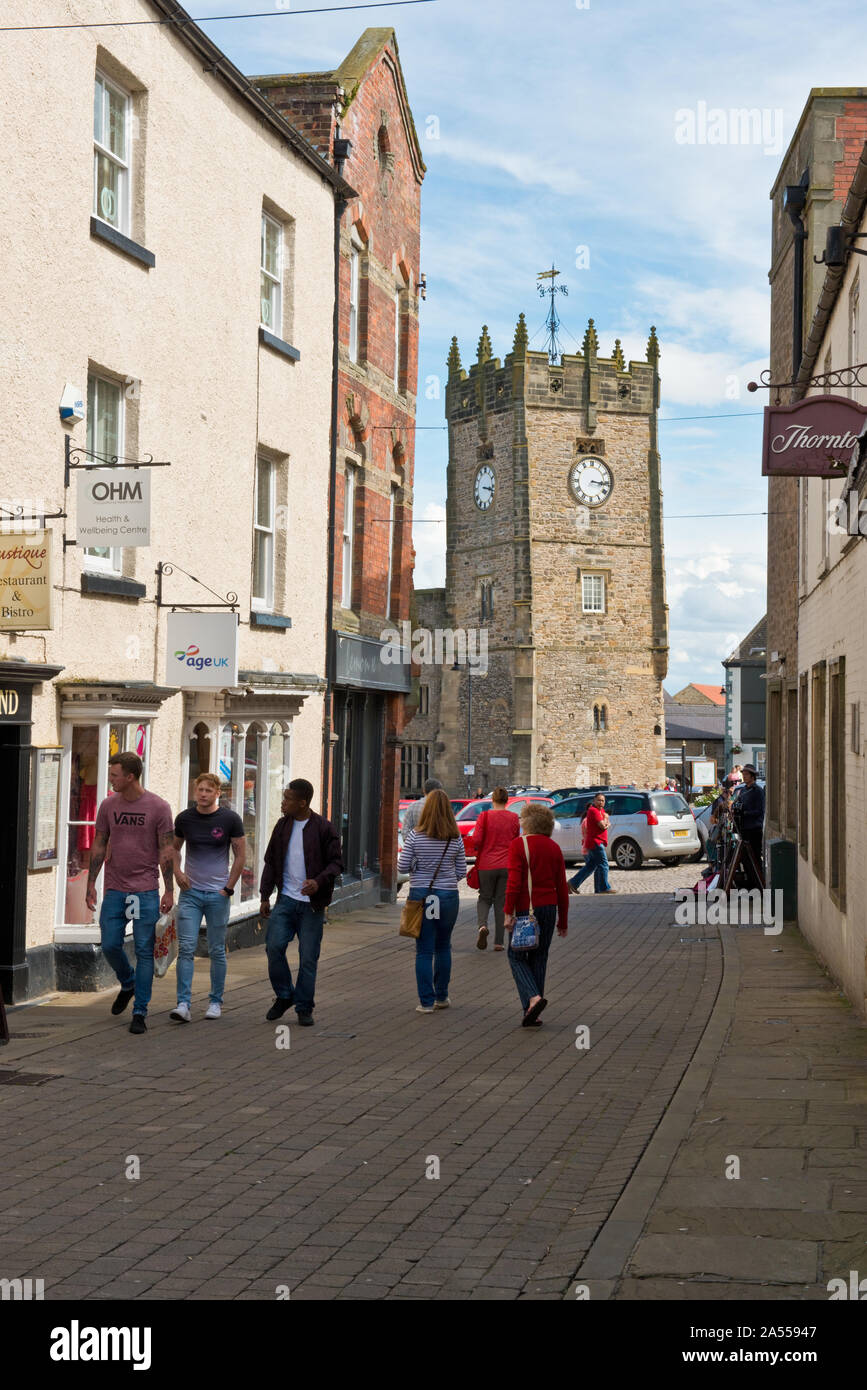 richmond-yorkshire-finkle-street-hi-res-stock-photography-and-images