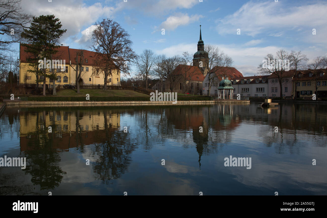 Bad Lauchstädt, Kurparkteich. Mit Schloss und evangelischer Kirche Stock Photo