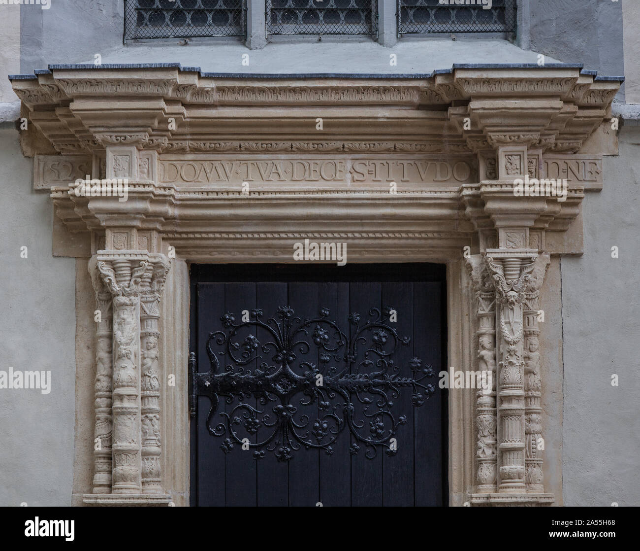Halle, Dom Südportal. Halle S  Dom ehem Dominikanerkirche Baubeginn um 1280 seit 1520 Kollegiatsstiftskirche östliches Südportal inschriftlich datiert Stock Photo