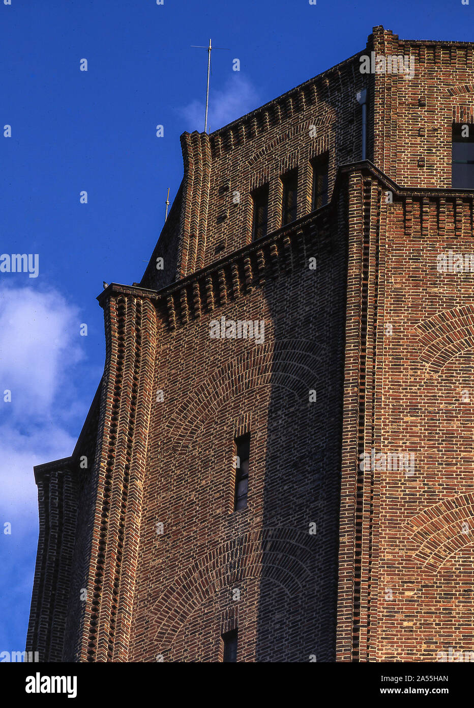 Halle, Wasserturm Süd. Halle S. Lutherplatz Wasserturm Süd erbaut 1927-28 von Wilhelm Jost und Oskar Muy Höhe 48 m Ansicht von Nordwest Stock Photo