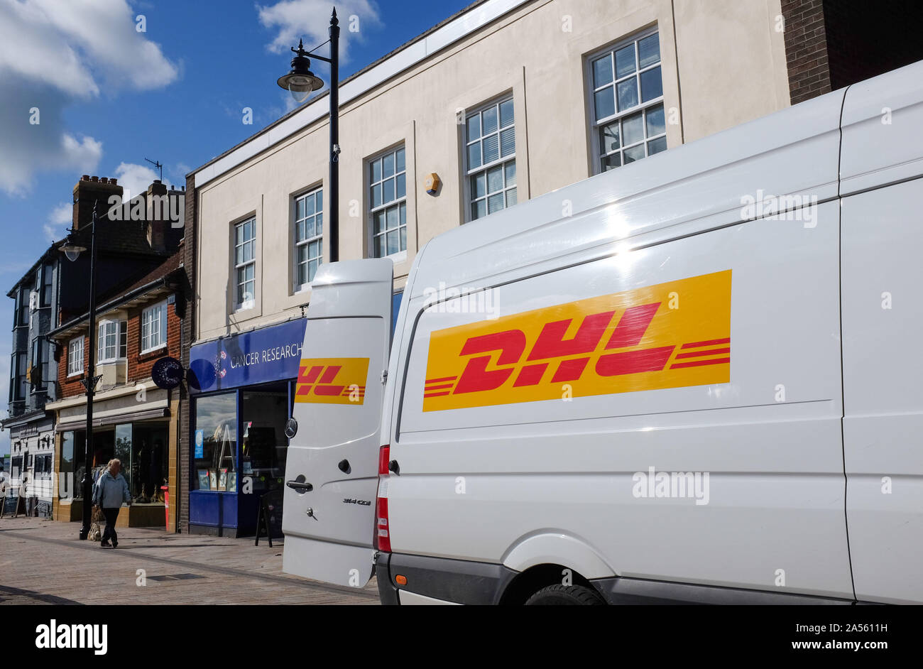 Dhl Vans High Resolution Stock Photography and Images - Alamy