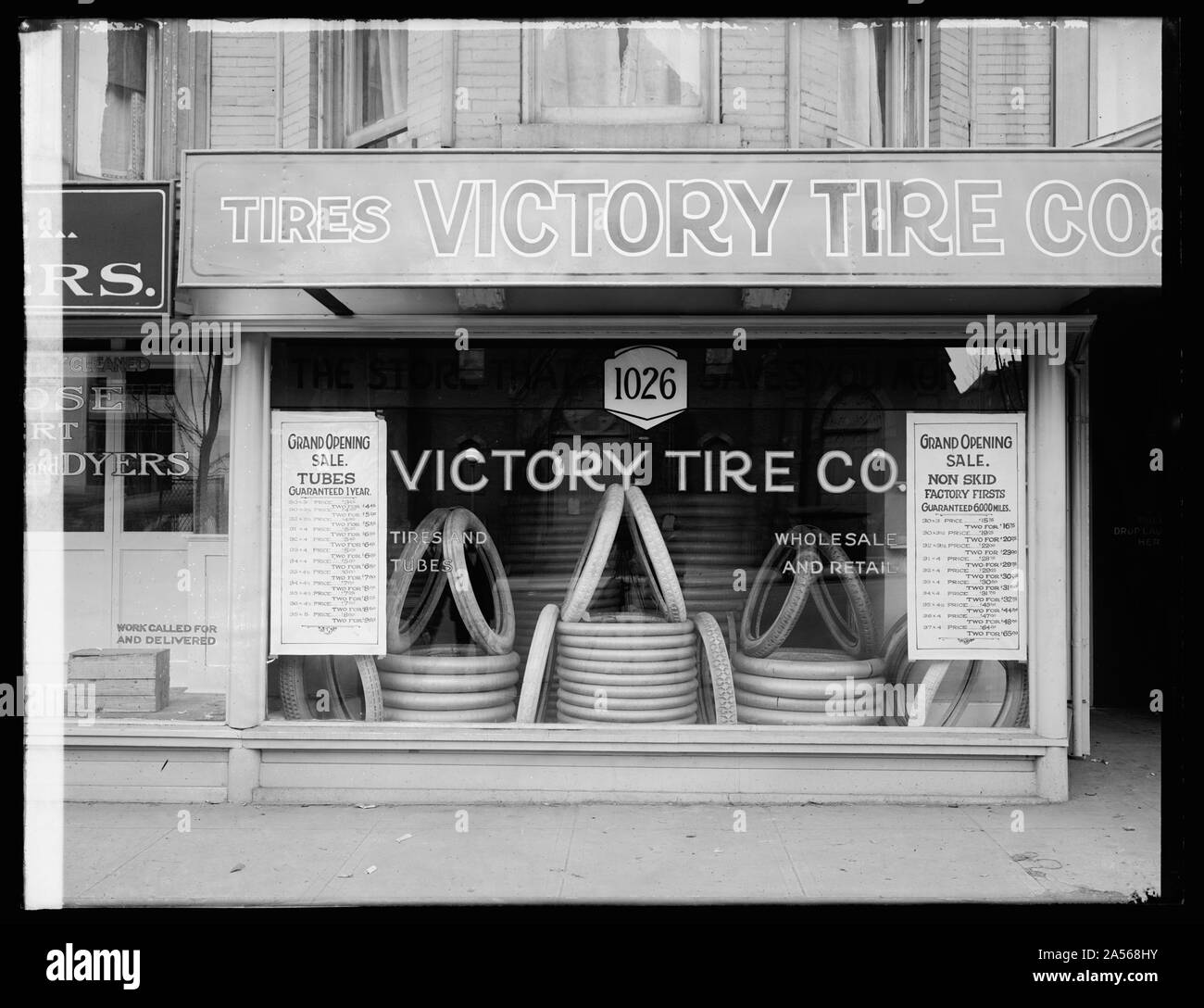 Victory Tire Co Stock Photo Alamy
