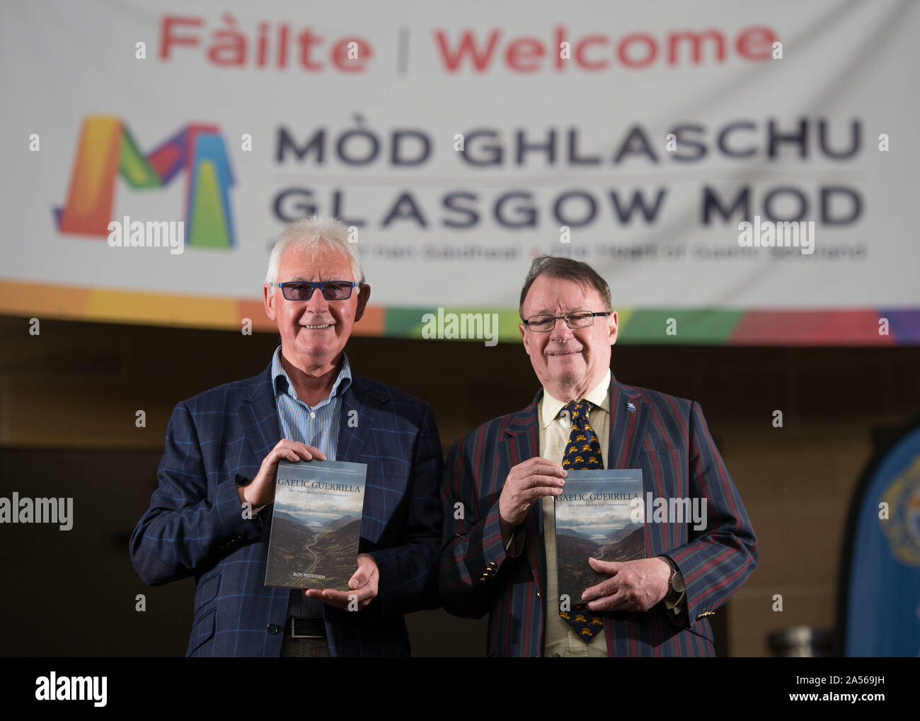 Glasgow, 17 October 2019. Pictured: (left) John Angus Mackay, and, (right) Roy Pedersen. Language Activist John Angus Mackay became well known as the ‘Gaelic Guerrilla’ because of his outstanding ability to campaign effectively through advocacy, influence, pressure and persuasion. As his biographer Roy Pedersen says, Mackay deployed ‘phycology, subterfuge, persuasion, passion, tenacity and, above all, courage’ in his lifelong battle to save and strengthen the Gaelic tongue and culture. Credit: Colin D Fisher/CDFIMAGES.COM Stock Photo