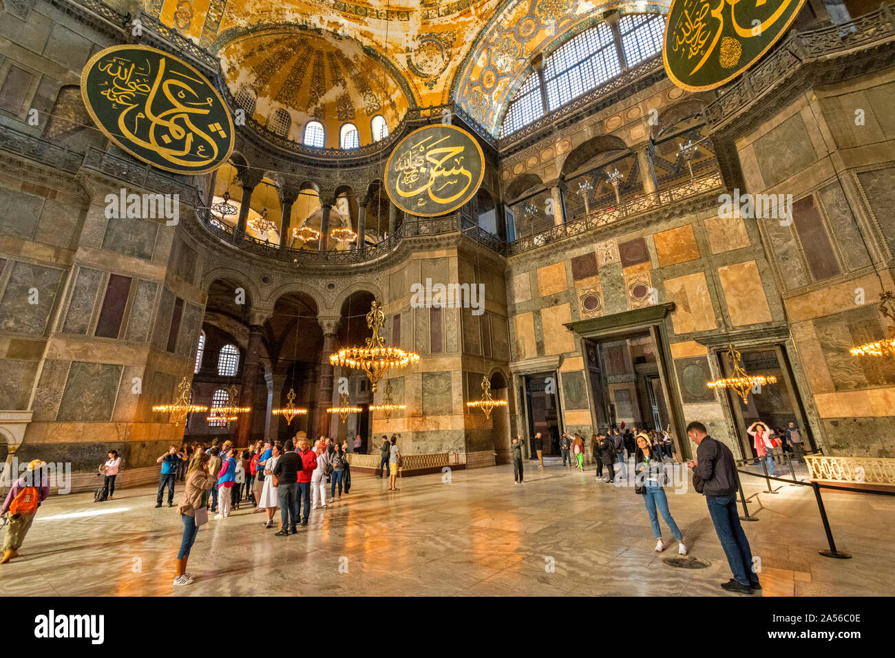 ISTANBUL TURKEY THE HAGIA SOPHIA INTERIOR THE MASSIVE MAIN HALL AND ...