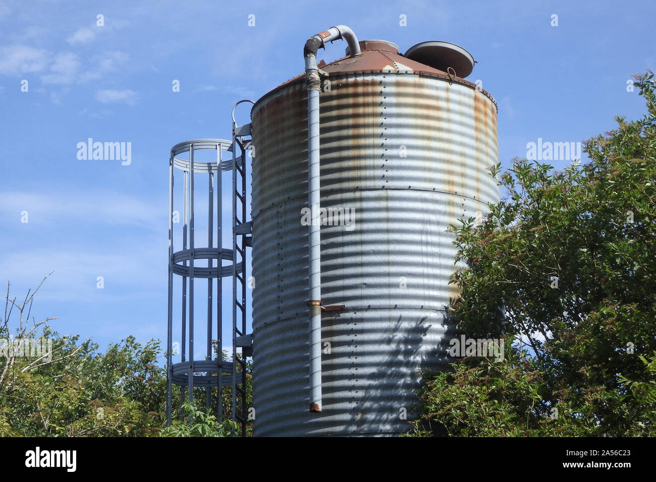 Grain silo uk hires stock photography and images Alamy