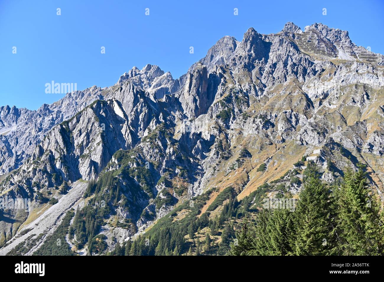 Schroffe felsen hi-res stock photography and images - Alamy