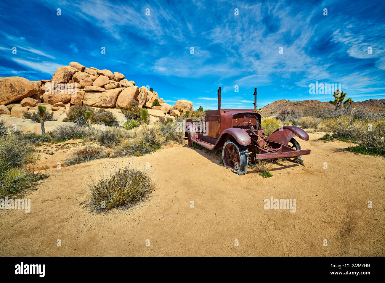 Abandoned car park desert hi-res stock photography and images - Alamy