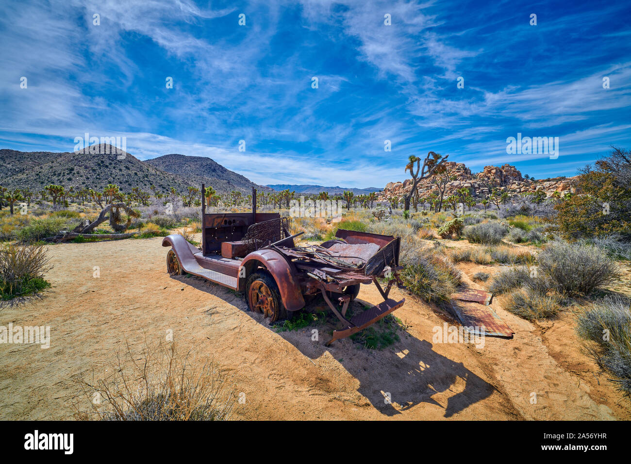 Abandoned car park desert hi-res stock photography and images - Alamy
