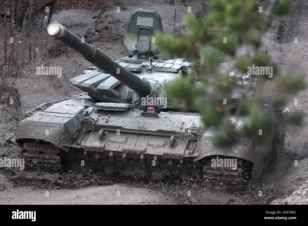 Nizhny il Russia 10th Oct 19 Nizhny il Russia October 10 19 Testing A T 72b3 Battle Tank Manufactured At The Uralvagonzavod Factory A Rostec Subsidiary Developing And Producing Military Hardware Heavy Nizhny il Russia 10th Oct 19 Nizhny il Russia October 10 19 Testing A T 72b3 Battle Tank Manufactured At The Uralvagonzavod Factory A Rostec Subsidiary Developing And Producing Military Hardware Heavy