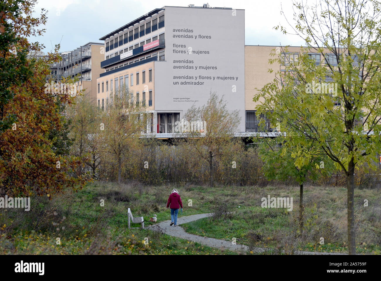 Berlin, Deutschland. 13th Nov, 2017. The facade of the Alice Salomon  University, recorded on 13.11.2017 in Berlin. The Alice Salomon Hochschule  in Berlin-Hellersdorf is, according to own data, with 3,700 students, the