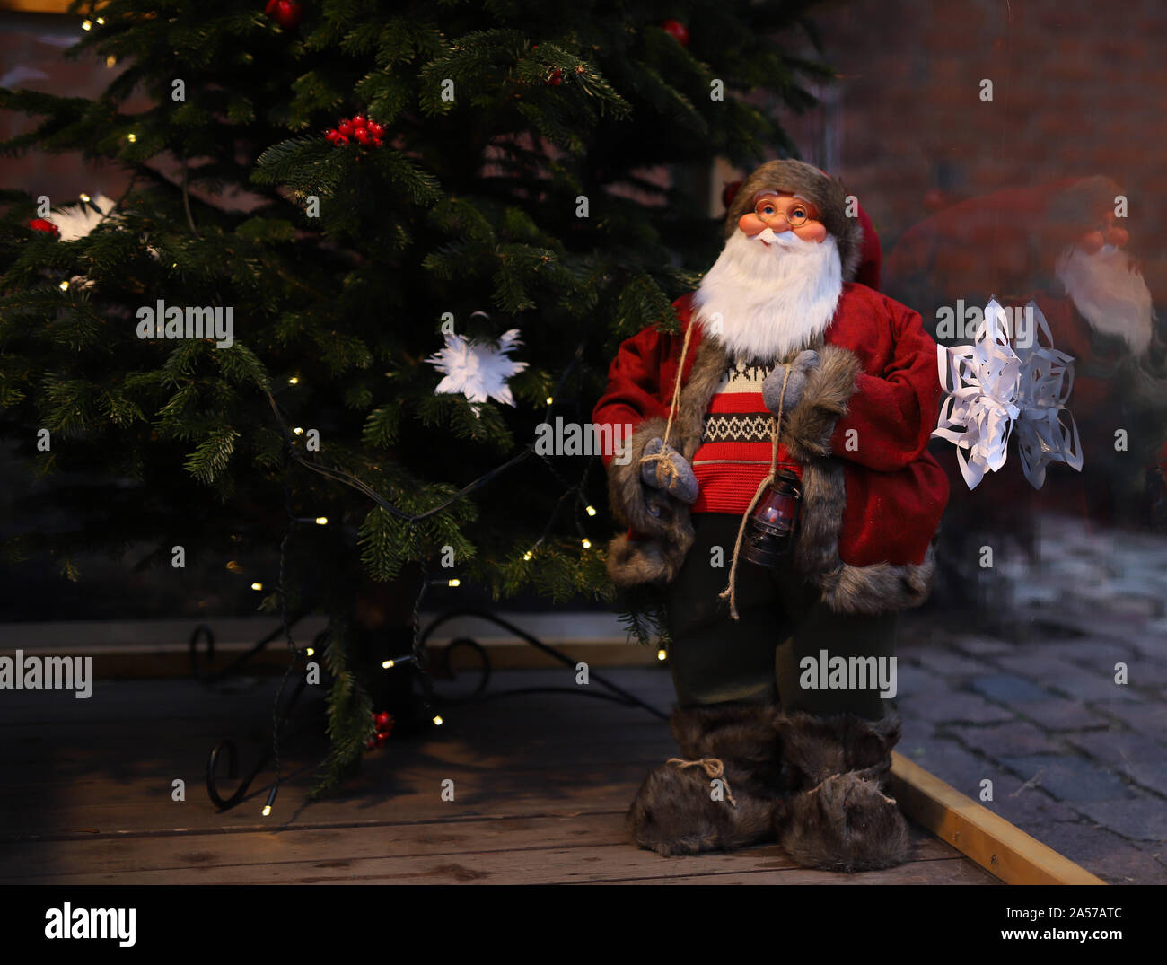 Santa claus stands with gifts hi-res stock photography and images - Alamy