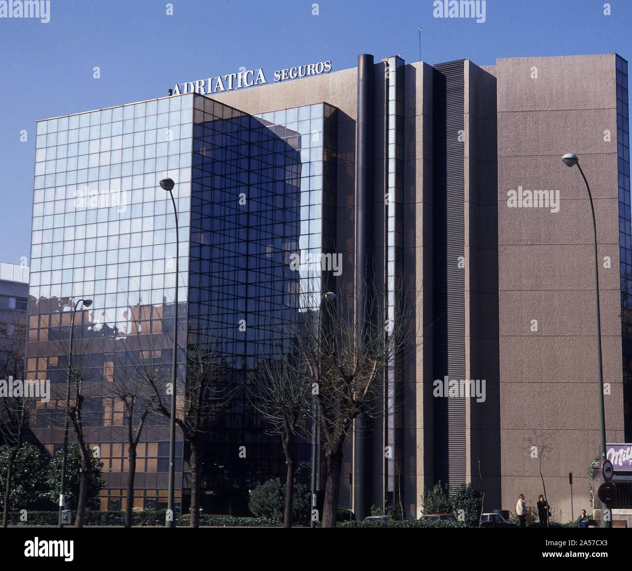 Edificio de oficinas adriatica hires stock photography and images Alamy