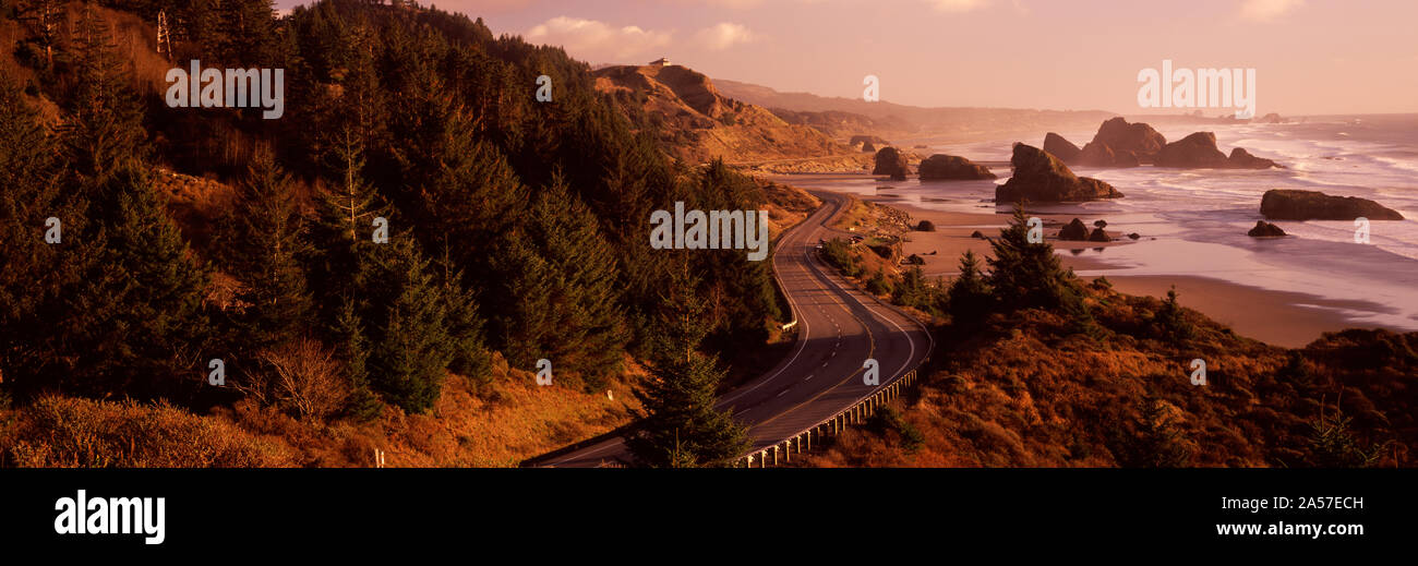 Highway along a coast, Highway 101, Pacific Coastline, Oregon, USA Stock Photo