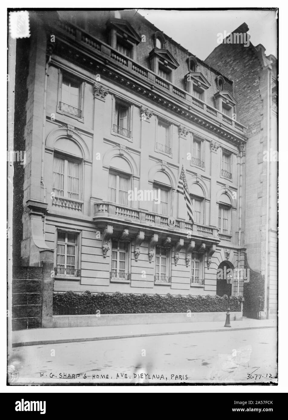 W.G. Sharp's home, Ave. d'Eylaua [i.e., d'Eylau], Paris Stock Photo