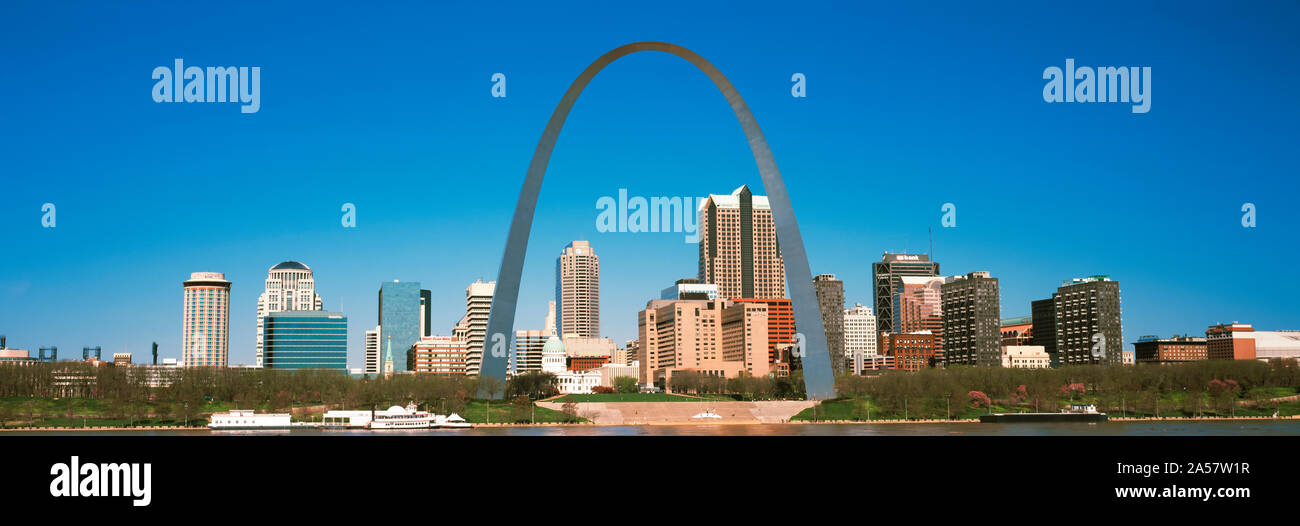 Downtown buildings and Gateway Arch, St. Louis, Missouri, USA Stock Photo