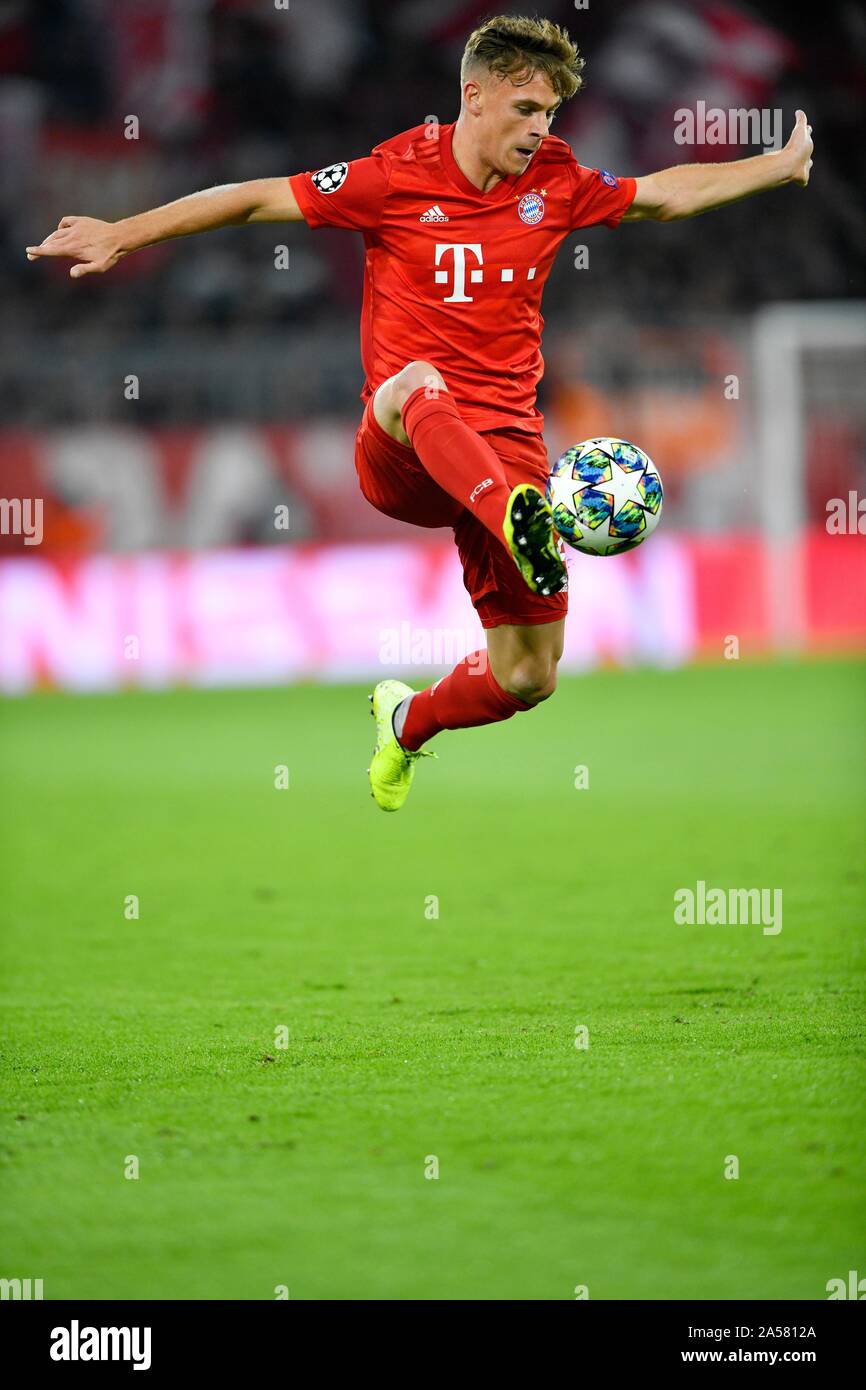 Joshua Kimmich FC Bayern Munich acrobatic on the ball, Adidas Champions League 19-20 Ball, Champions League, Allianz-Arena, Munich, Bavaria. Germany Stock Photo