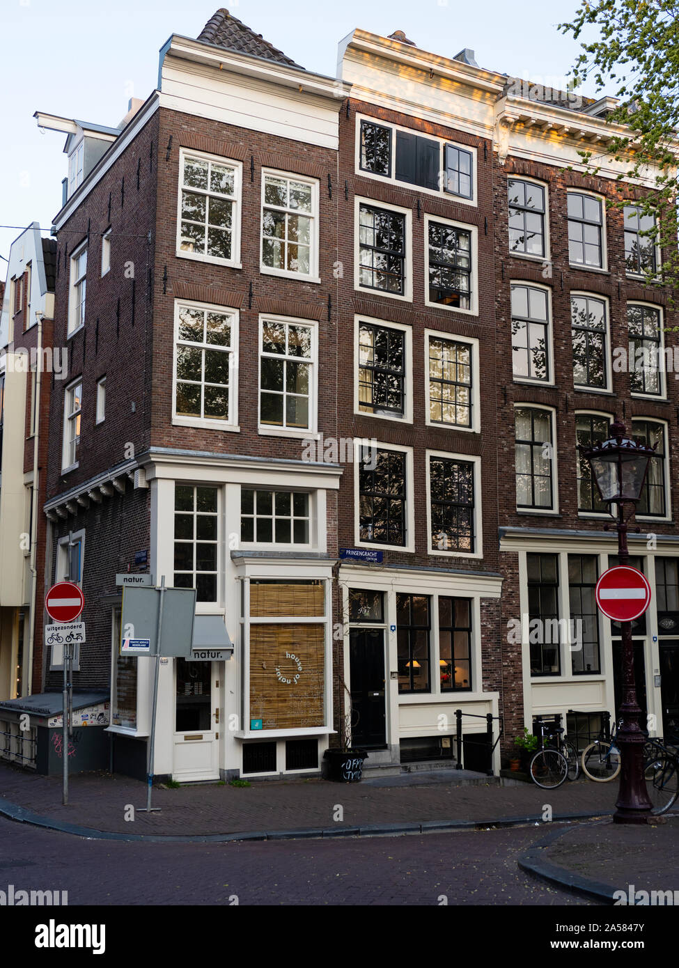 Townhouse on corners of Prinsengracht and Berenstraat streets, Amsterdam, North Holland, Netherlands Stock Photo