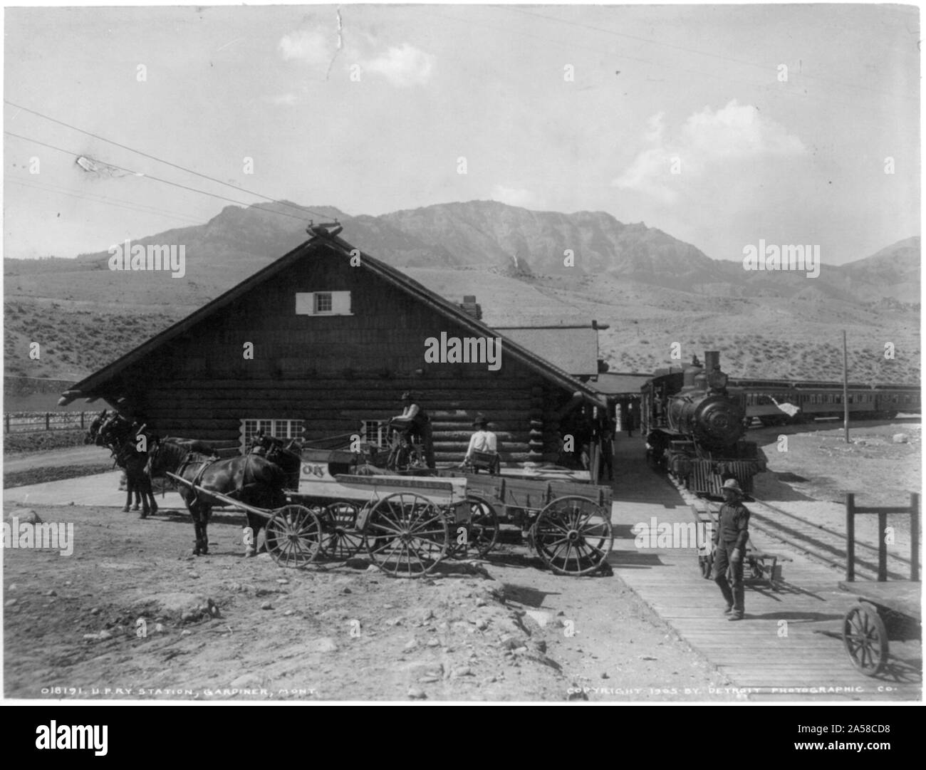 U.P. Ry. [Union Pacific Railway] Station, Gardiner, Mont. Stock Photo