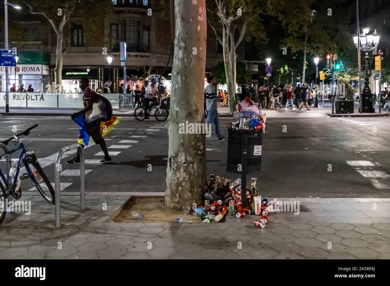 Garbage Riots After riots hi-res stock photography and images - Alamy