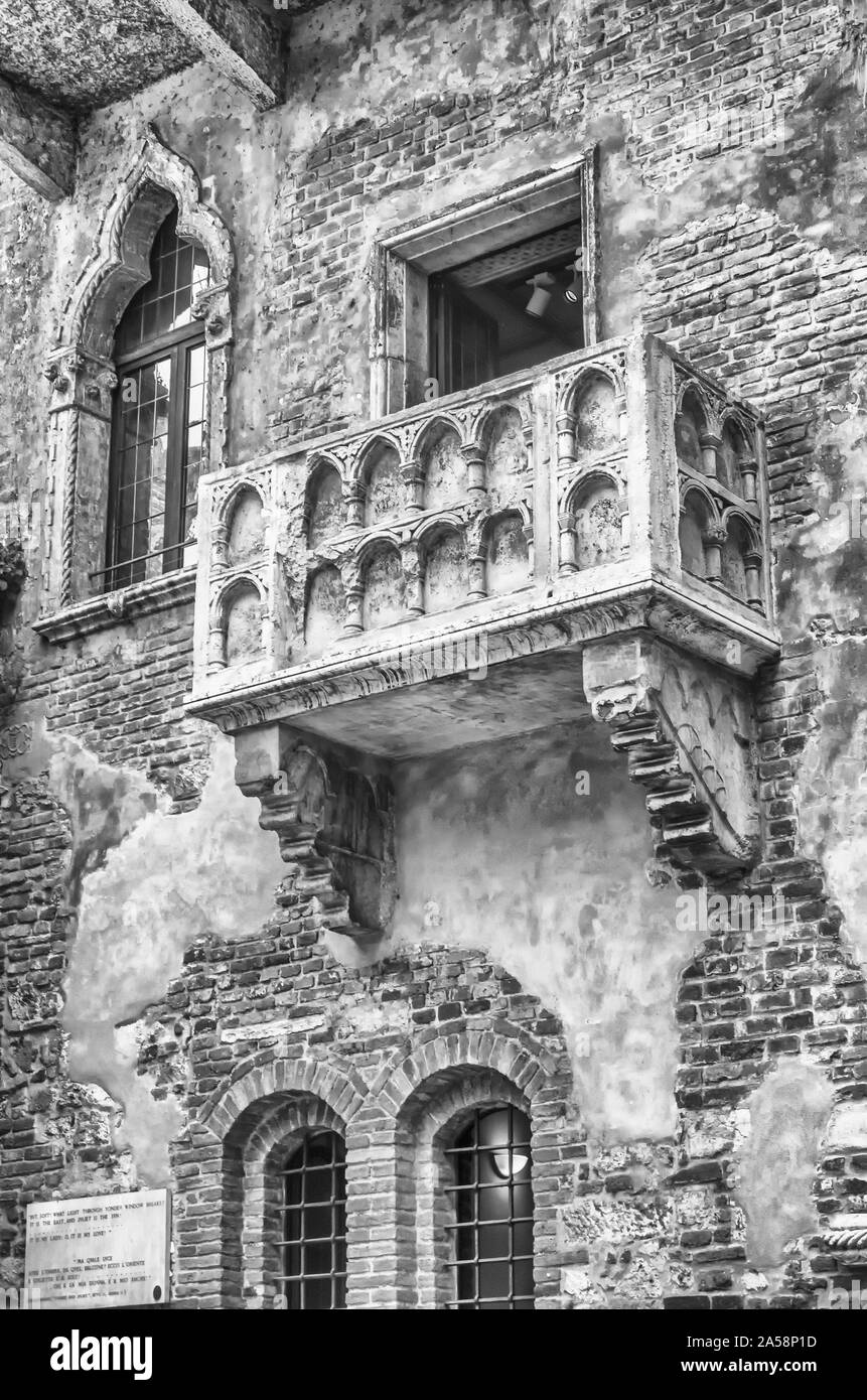 The famous balcony of Romeo and Juliet at Casa di Giulietta, in Verona, Italy Stock Photo