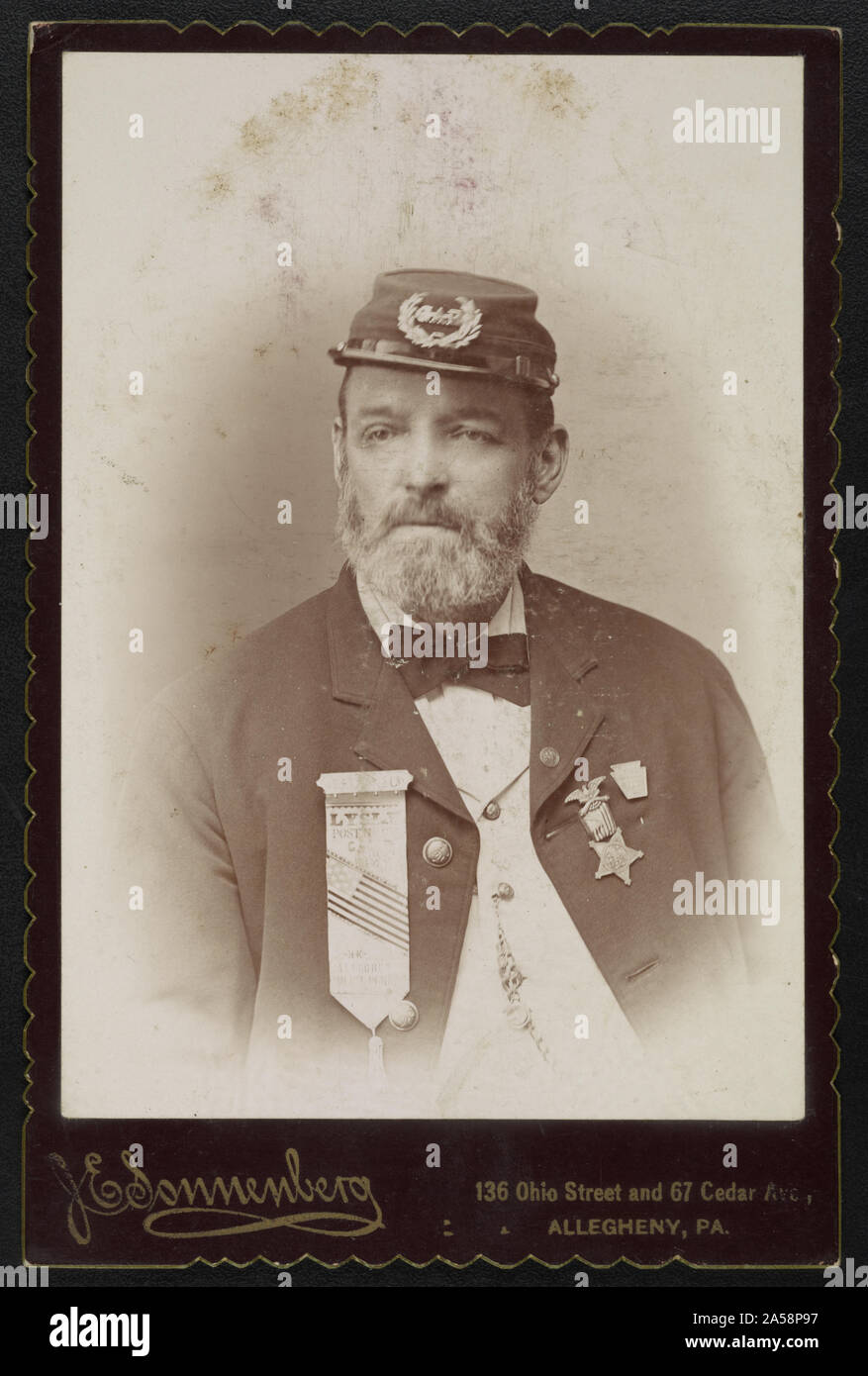 Unidentified Civil War veteran from Grand Army of the Republic Lt. James M. Lysle Post No. 128 in uniform with medals] / Sonnenberg, artist and photographer, 136 Ohio St. & 67 Cedar Ave., Allegheny, Pa. Stock Photo