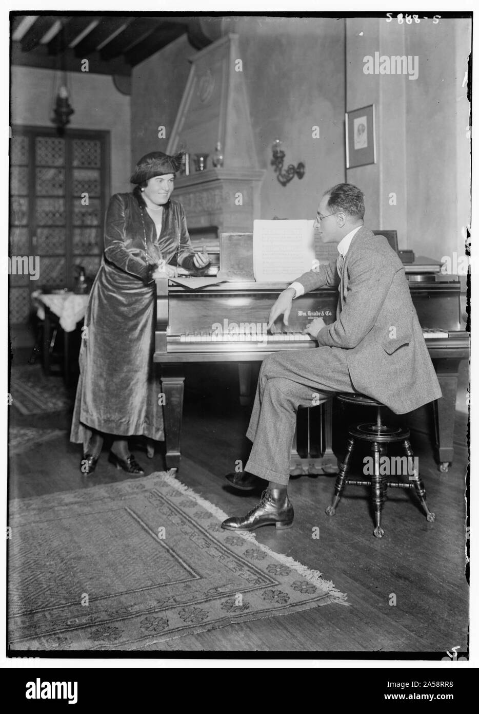 Photographic portrait man woman Black and White Stock Photos & Images ...